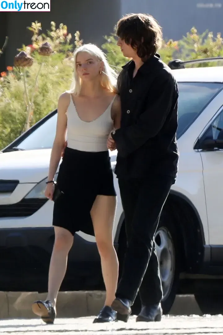 Anya Taylor-Joy nude photo #2127 (Anya Taylor Joy / anyataylorjoy)