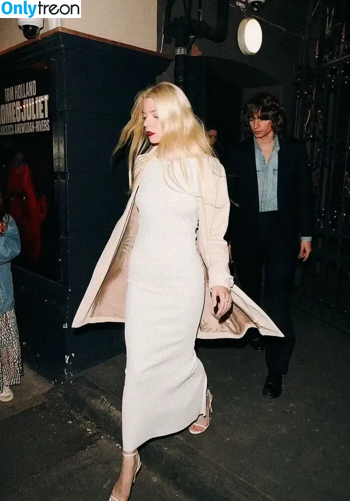 Anya Taylor-Joy nude photo #2141 (Anya Taylor Joy / anyataylorjoy)