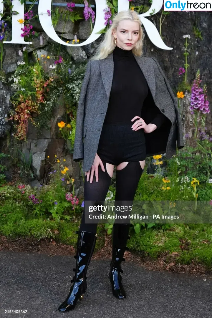 Anya Taylor-Joy nude photo #2197 (Anya Taylor Joy / anyataylorjoy)