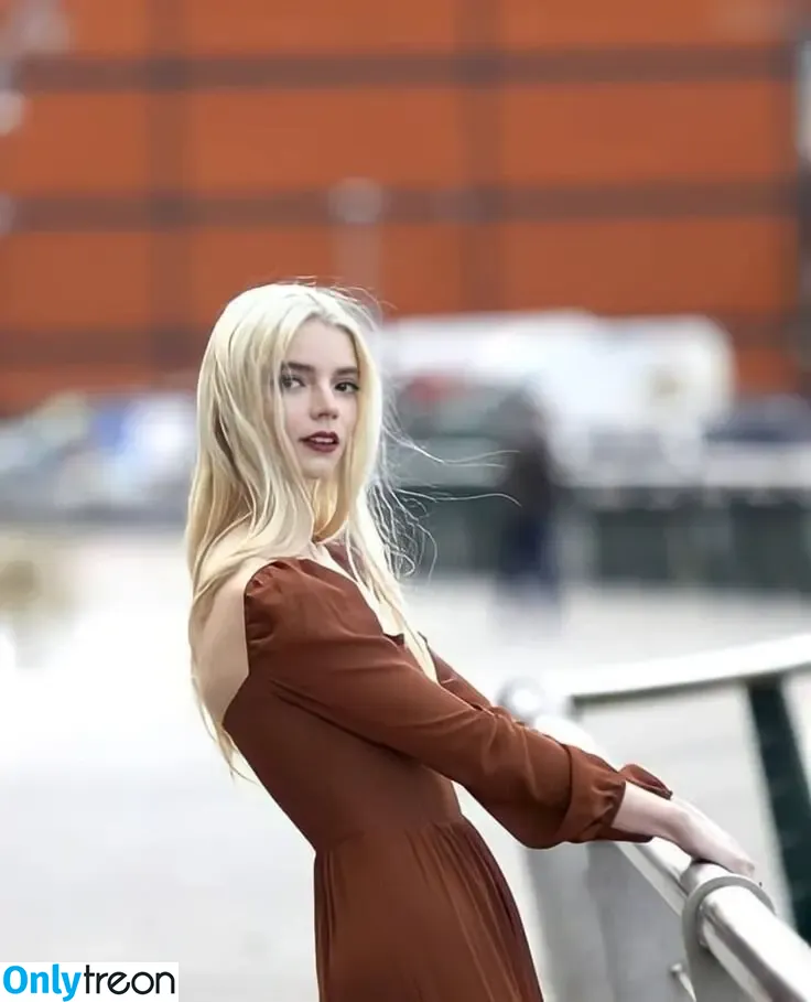 Anya Taylor-Joy nude photo #2210 (Anya Taylor Joy / anyataylorjoy)