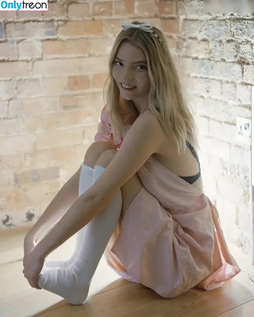 Anya Taylor-Joy nude photo #2235 (Anya Taylor Joy / anyataylorjoy)