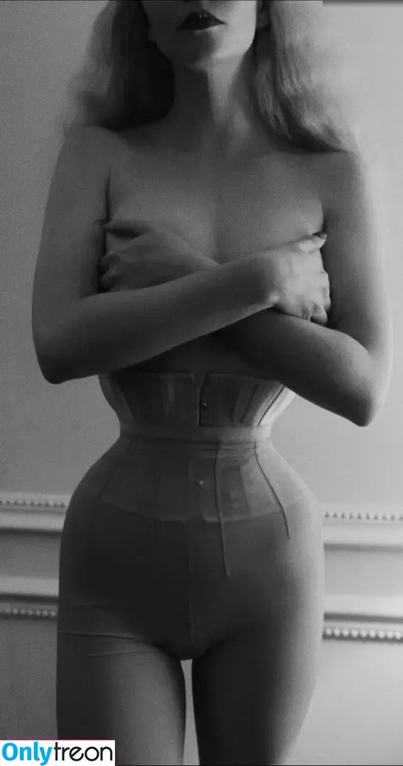 Anya Taylor-Joy nude photo #2261 (Anya Taylor Joy / anyataylorjoy)