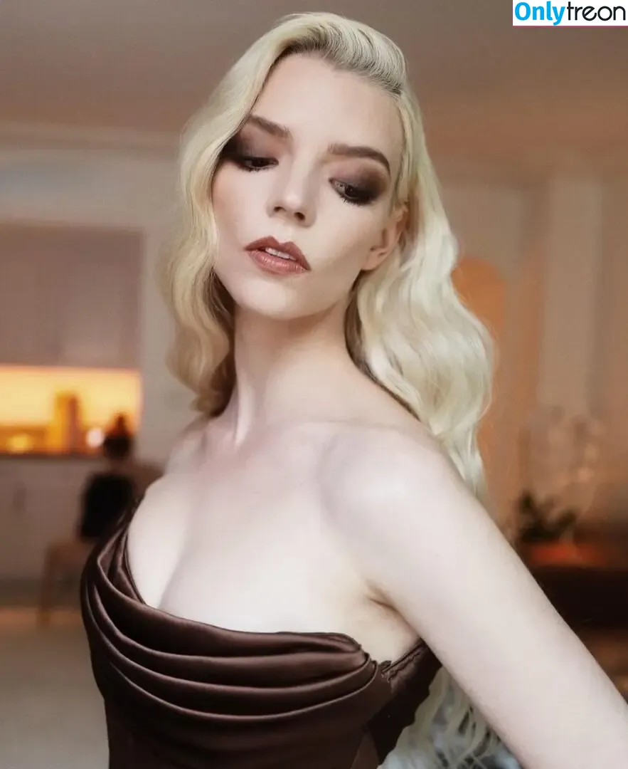 Anya Taylor-Joy nude photo #2320 (Anya Taylor Joy / anyataylorjoy)