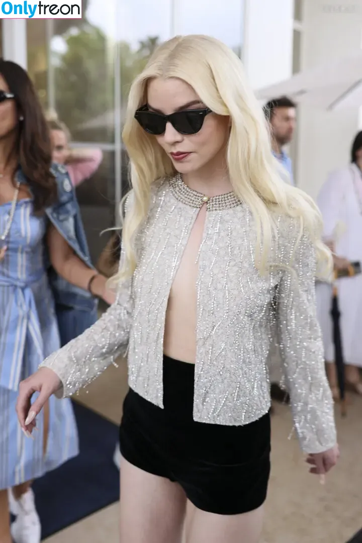 Anya Taylor-Joy nude photo #2385 (Anya Taylor Joy / anyataylorjoy)