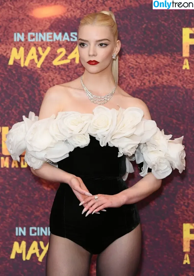 Anya Taylor-Joy nude photo #2411 (Anya Taylor Joy / anyataylorjoy)