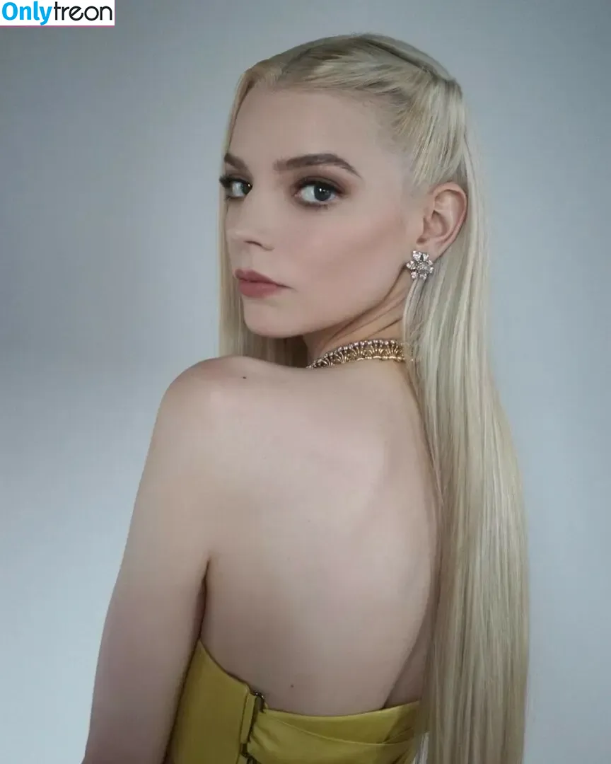 Anya Taylor-Joy nude photo #2623 (Anya Taylor Joy / anyataylorjoy)