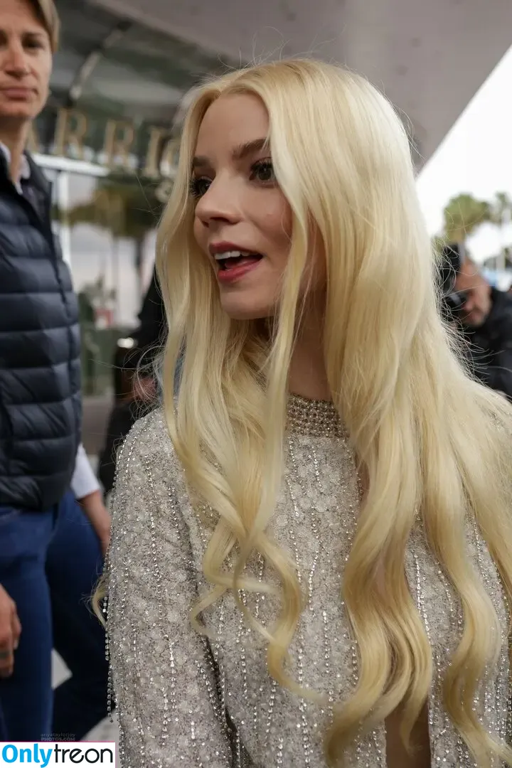 Anya Taylor-Joy nude photo #2663 (Anya Taylor Joy / anyataylorjoy)