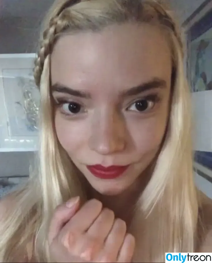 Anya Taylor-Joy nude photo #2669 (Anya Taylor Joy / anyataylorjoy)