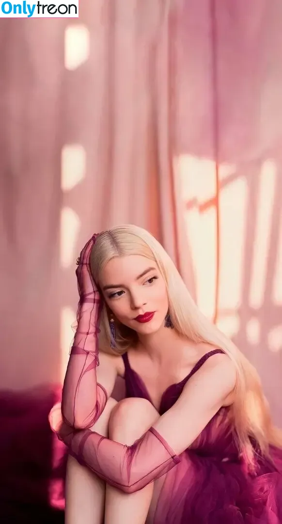 Anya Taylor-Joy nude photo #2799 (Anya Taylor Joy / anyataylorjoy)