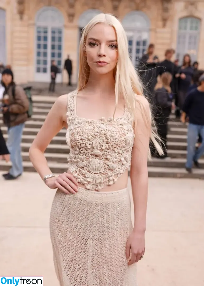 Anya Taylor-Joy nude photo #2920 (Anya Taylor Joy / anyataylorjoy)