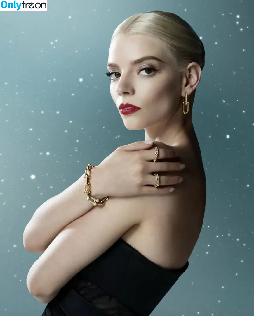 Anya Taylor-Joy nude photo #2953 (Anya Taylor Joy / anyataylorjoy)