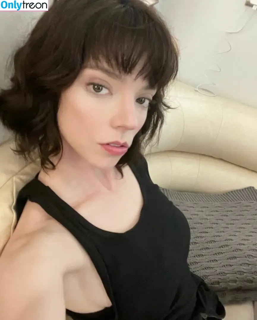 Anya Taylor-Joy nude photo #2963 (Anya Taylor Joy / anyataylorjoy)
