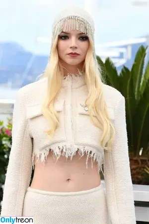 Anya Taylor-Joy / Anya Taylor Joy / anyataylorjoy nude photo #3091
