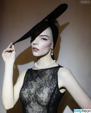 Anya Taylor-Joy / Anya Taylor Joy / anyataylorjoy nude photo #3123