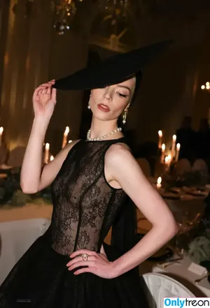 Anya Taylor-Joy / Anya Taylor Joy / anyataylorjoy nude photo #3138