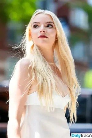 Anya Taylor-Joy / Anya Taylor Joy / anyataylorjoy nude photo #3393