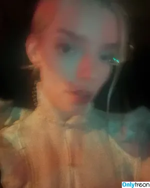 Anya Taylor-Joy / Anya Taylor Joy / anyataylorjoy nude photo #3427