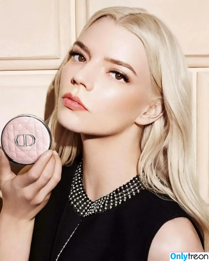Anya Taylor-Joy nude photo #3198 (Anya Taylor Joy / anyataylorjoy)
