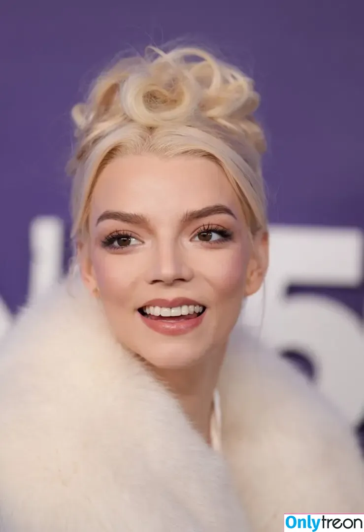 Anya Taylor-Joy nude photo #3200 (Anya Taylor Joy / anyataylorjoy)