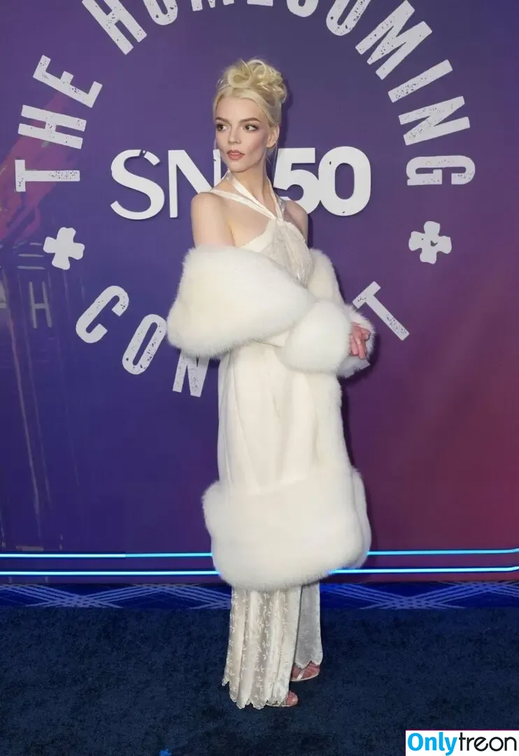 Anya Taylor-Joy nude photo #3201 (Anya Taylor Joy / anyataylorjoy)