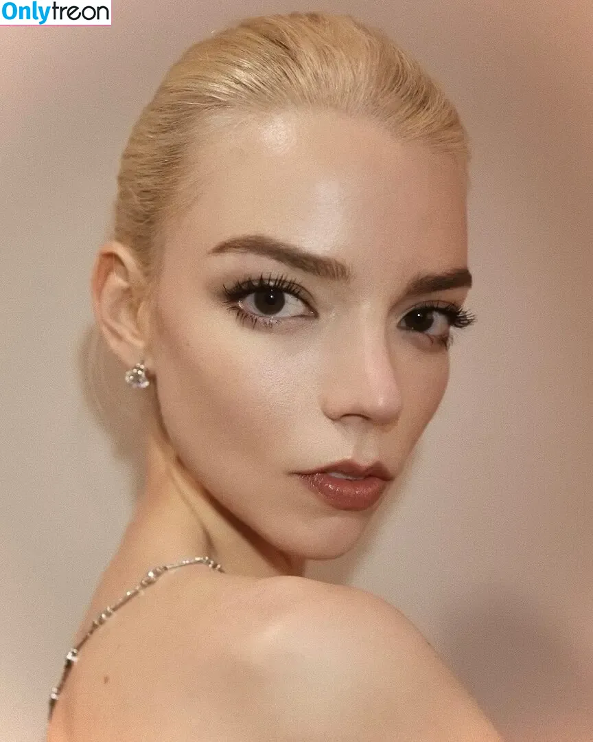 Anya Taylor-Joy nude photo #3210 (Anya Taylor Joy / anyataylorjoy)