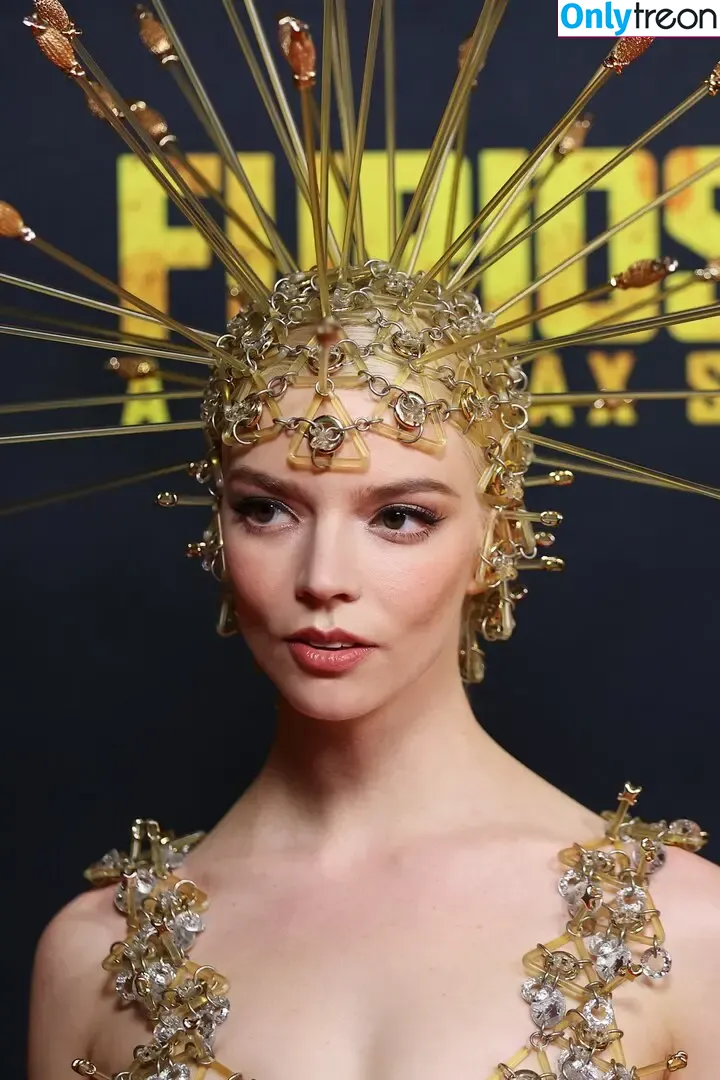 Anya Taylor nude photo #0004 (Anya Taylor)