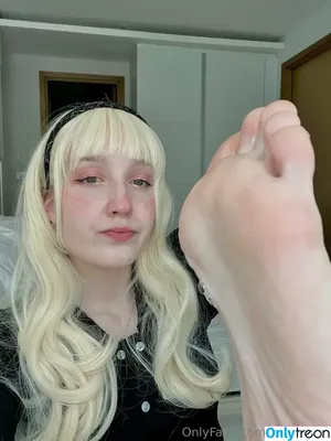 anye_feet / anyefeet nude photo #0117