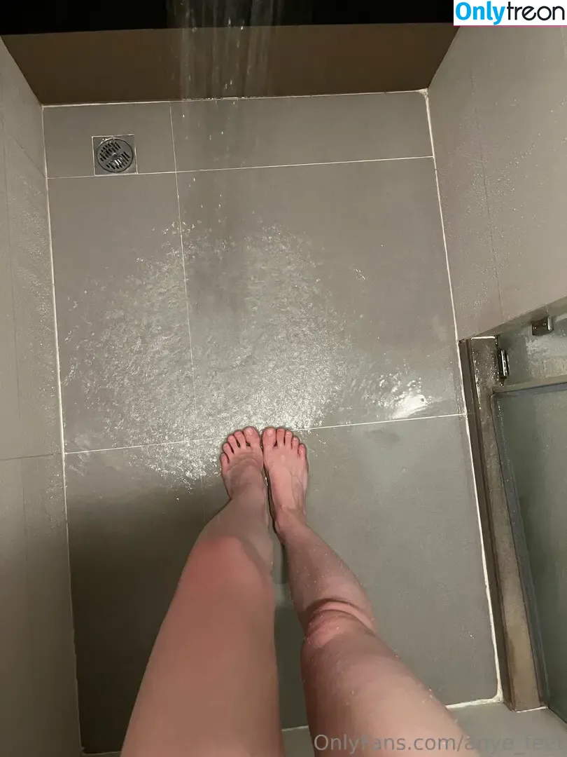 anye_feet nude photo #0112 (anyefeet)