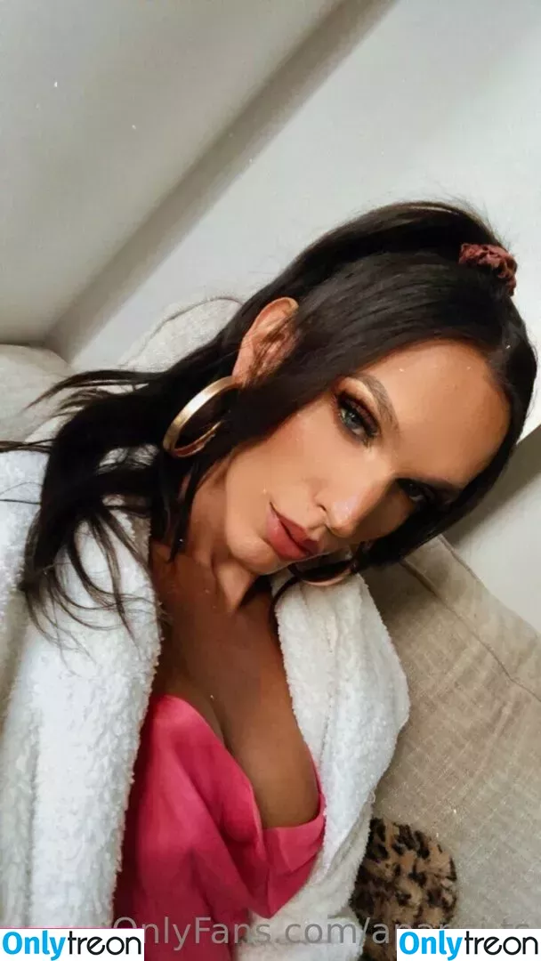 aparisi.ts nude photo #0022 (its_ari993)