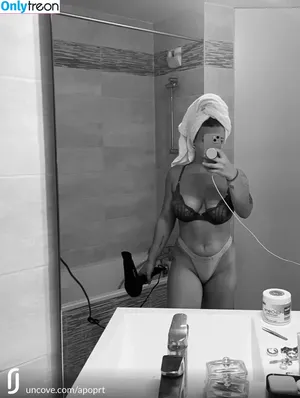 Apoline Perret / apolineprrt / shaniaperrett nude photo #0017