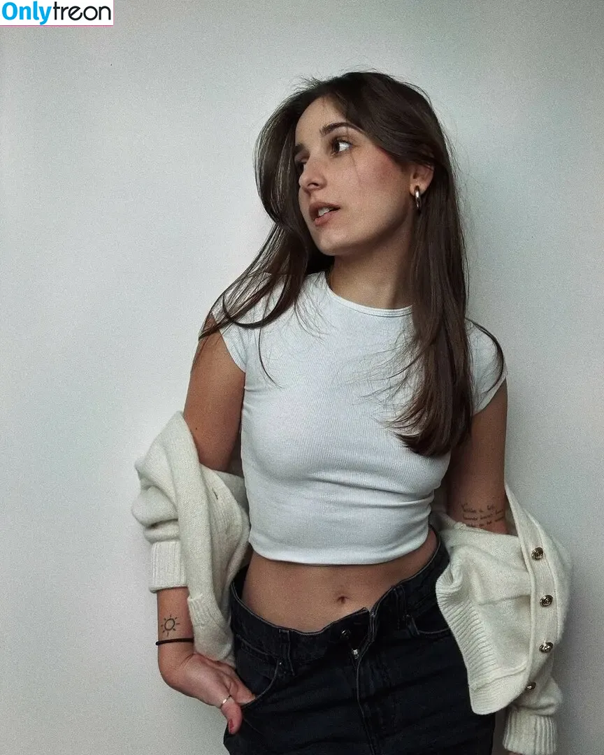 Apollinegrmz nude photo #0102 (Apo / apolline_guer)