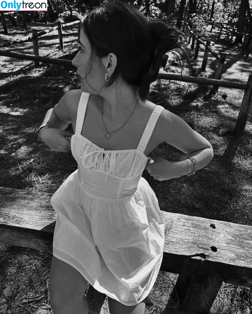 Apollinegrmz nude photo #0134 (Apo / apolline_guer)