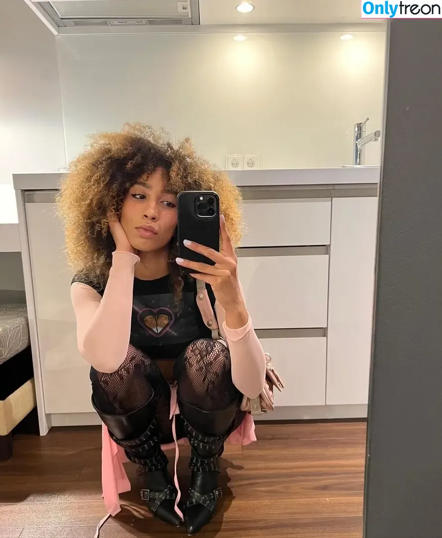 apolloniafz nude photo #0032 (apolloniafz)