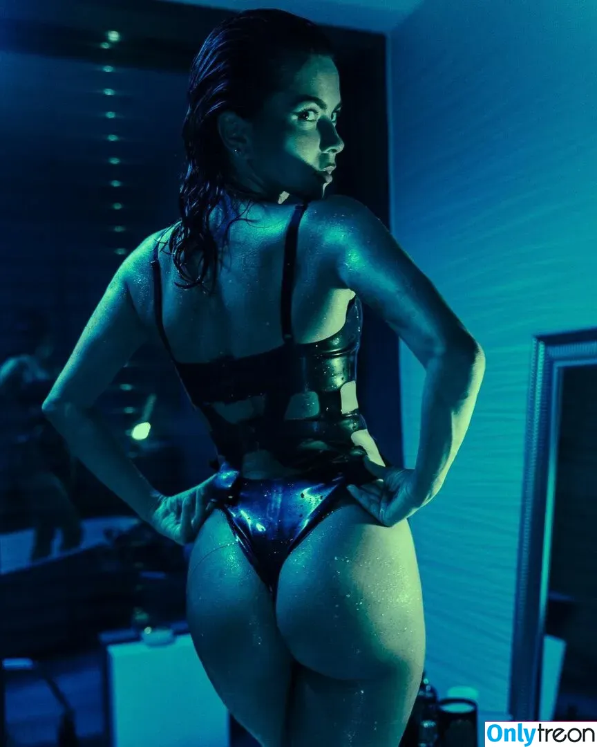 Apostoleanu nude photo #0045 (Inna)