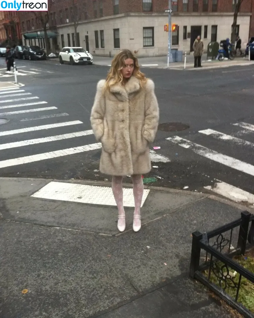 Apple Martin nude photo #0023 (applemartin)