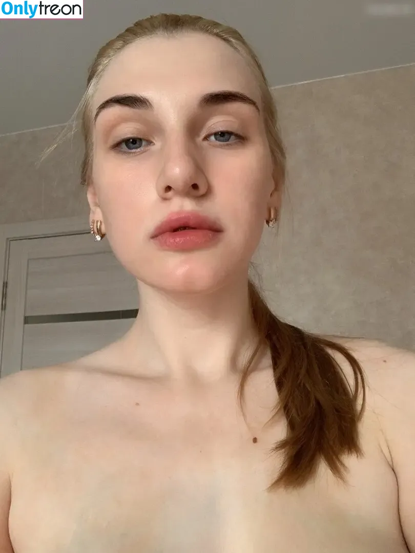 Aprikosin nude photo #0033 (aprikosin3 / valerycat)