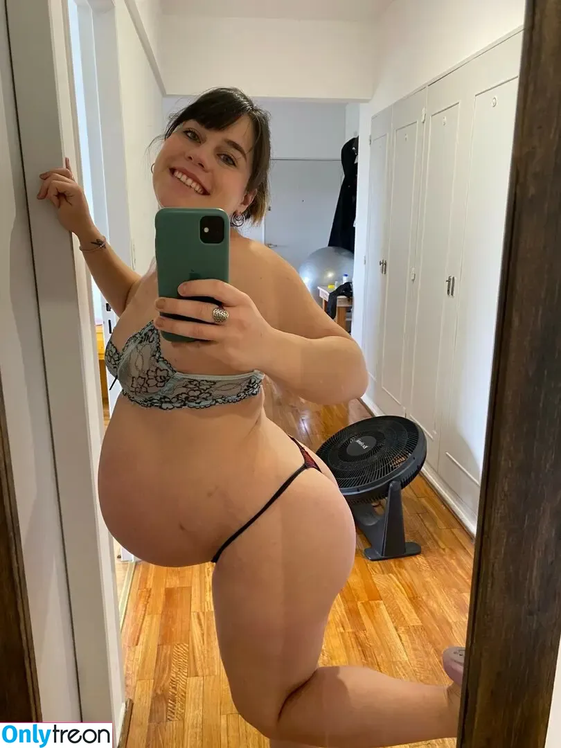 April Bigass nude photo #0002 (aprilbigass / aprilbigassofficial)