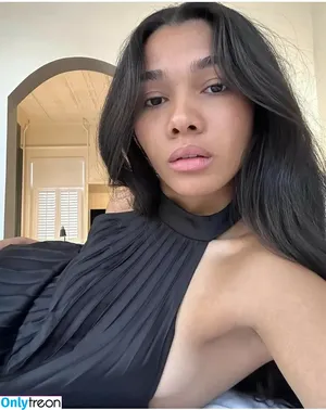April’s ASMR / aprilmbuckles / aprilsasmr nude photo #0008
