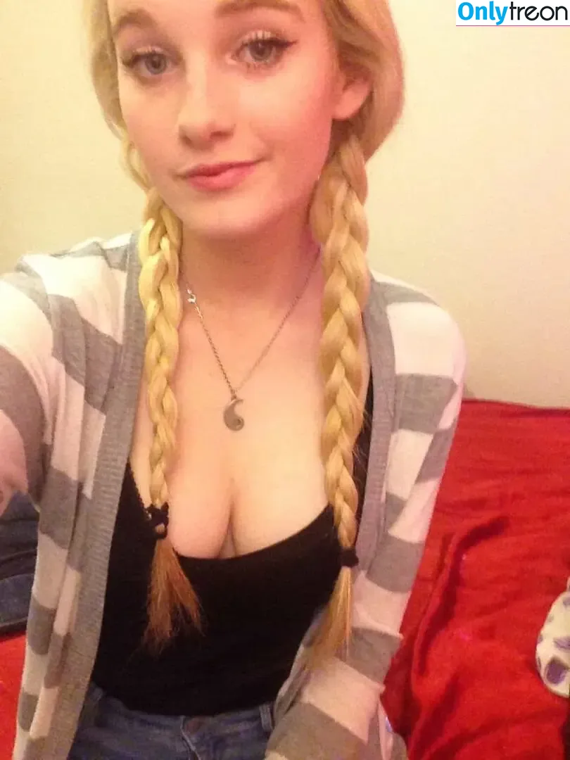 Arabella nude photo #0099 (_dllh / witchbella)