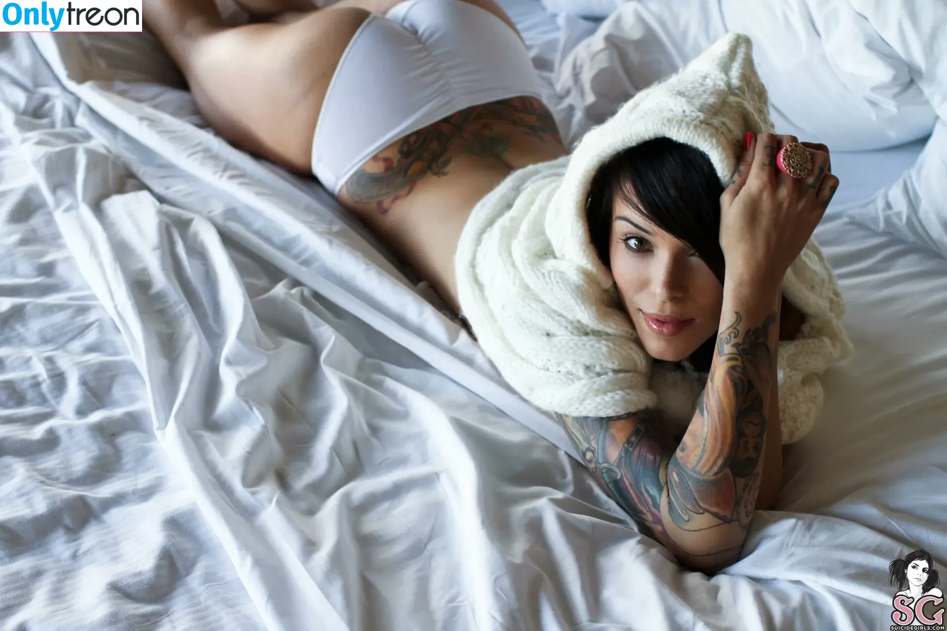 Arabella nude photo #0260 (arabellachi / arabelleraphael / witchbella)