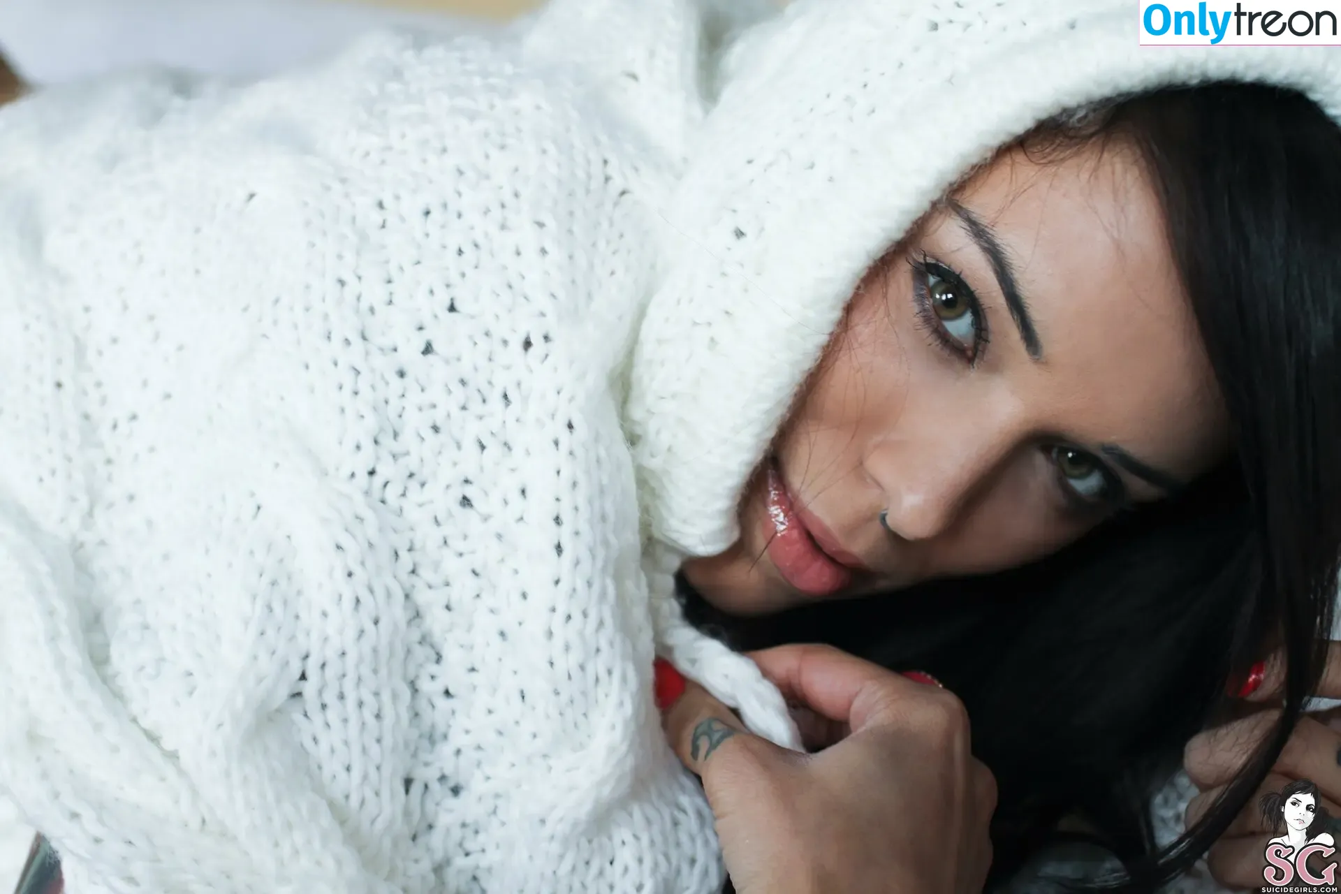Arabella nude photo #0274 (arabellachi / arabelleraphael / witchbella)