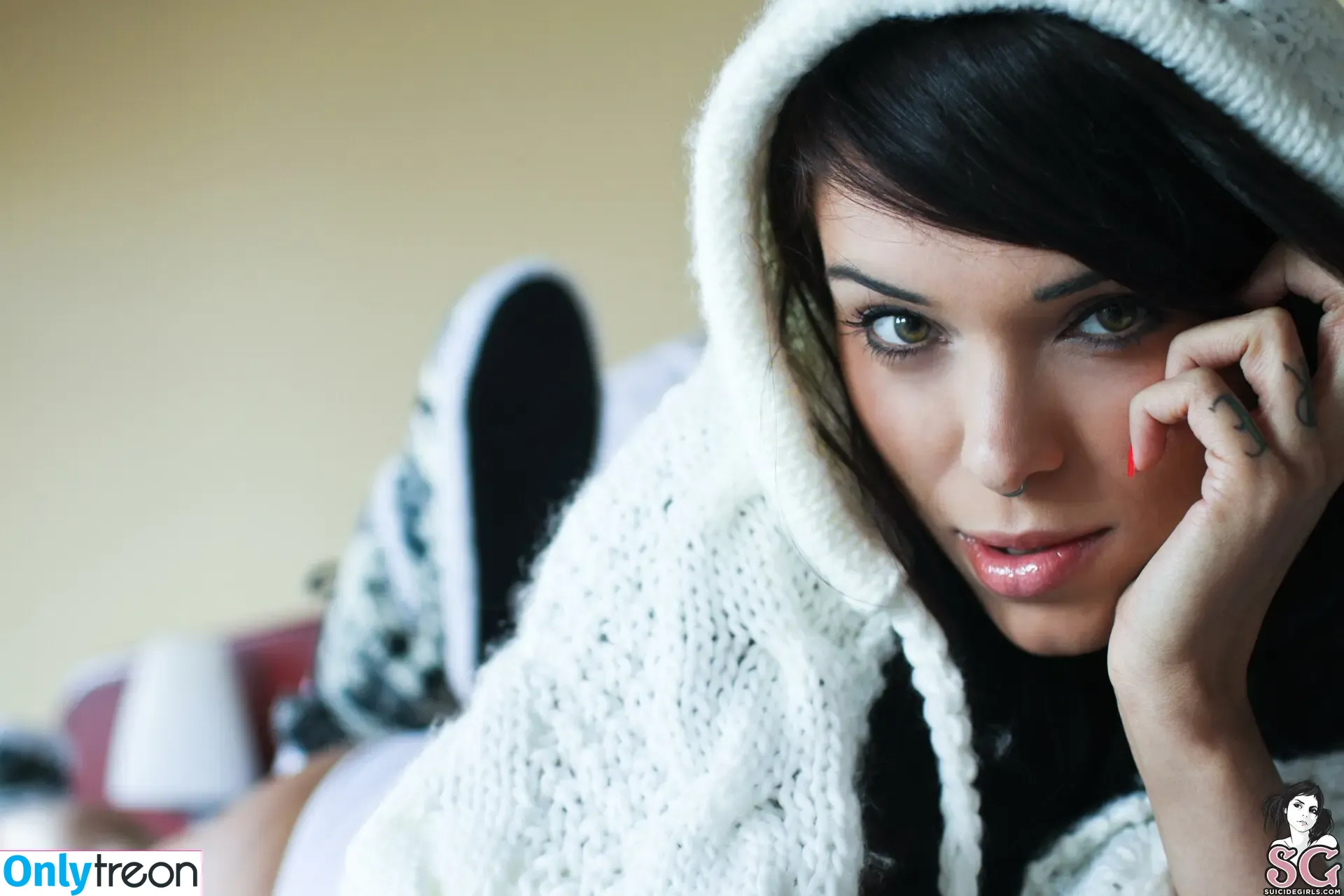 Arabella nude photo #0294 (arabellachi / arabelleraphael / witchbella)