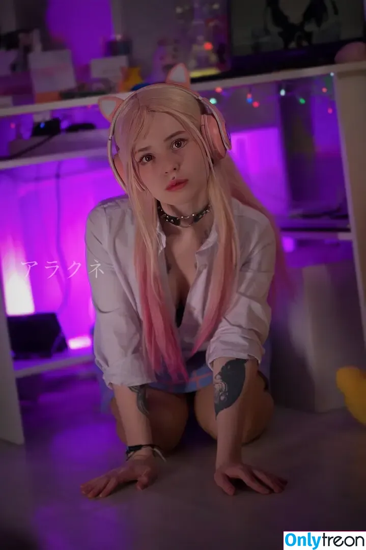 arahnaekb nude photo #0139 (chloe_glass_ / unkarab)