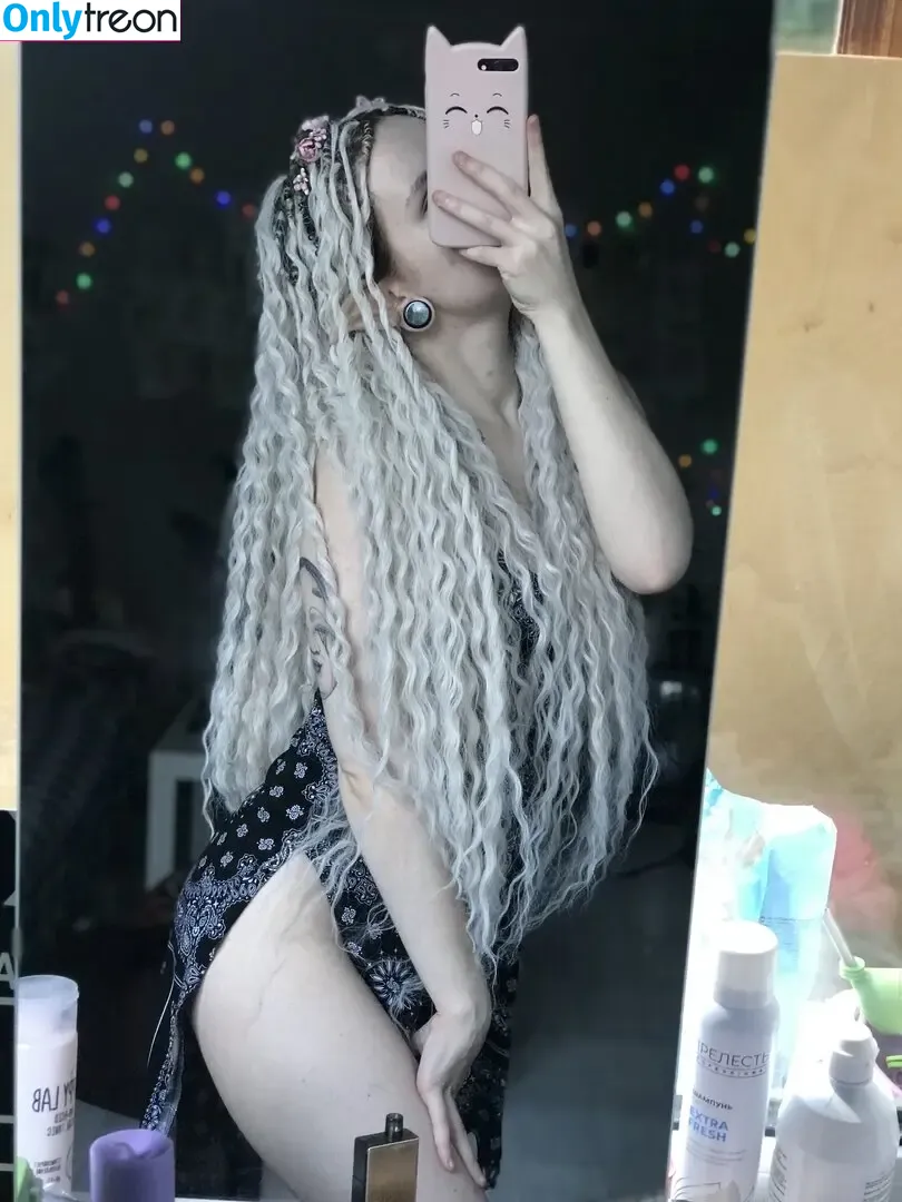 arahnaekb nude photo #0235 (chloe_glass_ / unkarab)