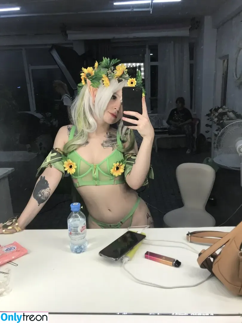 arahnaekb nude photo #0249 (chloe_glass_ / unkarab)