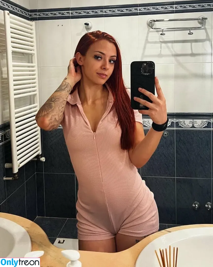 Ari Geli nude photo #0038 (arigelii)