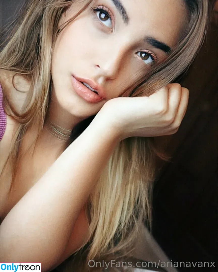 arianavanx nude photo #0019 (arivanx)