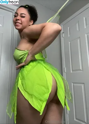 Arielle Tara / ArielleTara / Prissy Biscuit / arielletaraa / prissybiscuit nude photo #0001