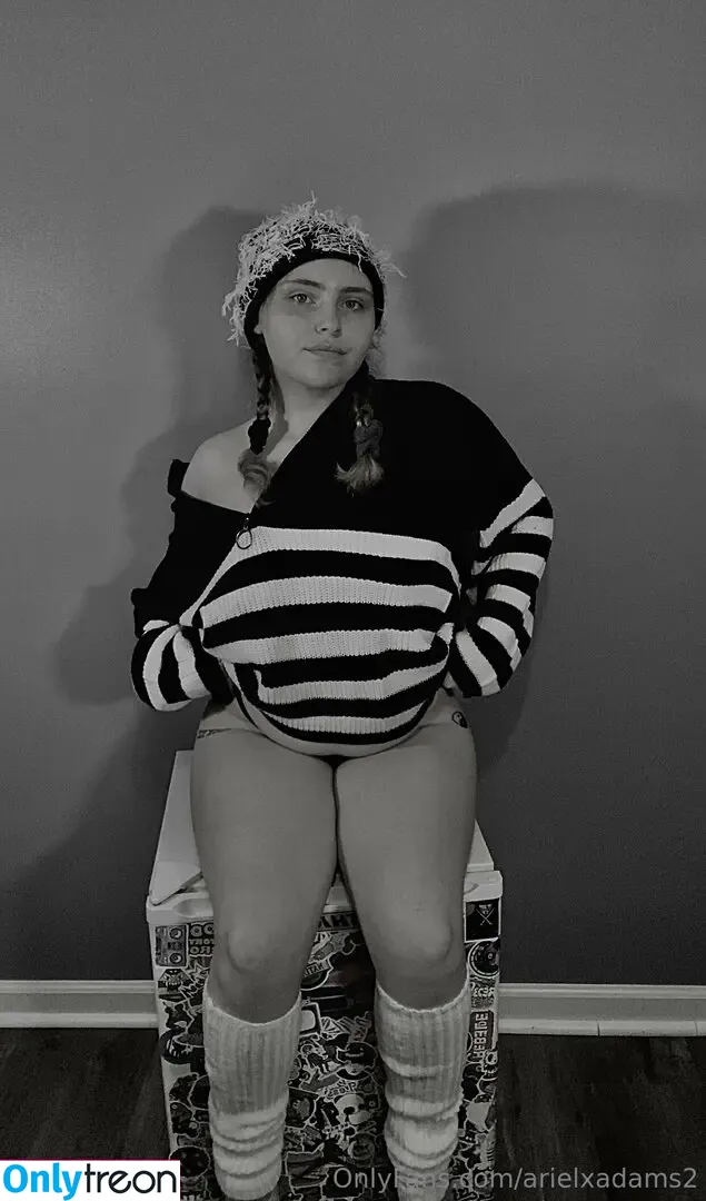 arielxadams2 nude photo #0014 (arielxadams)