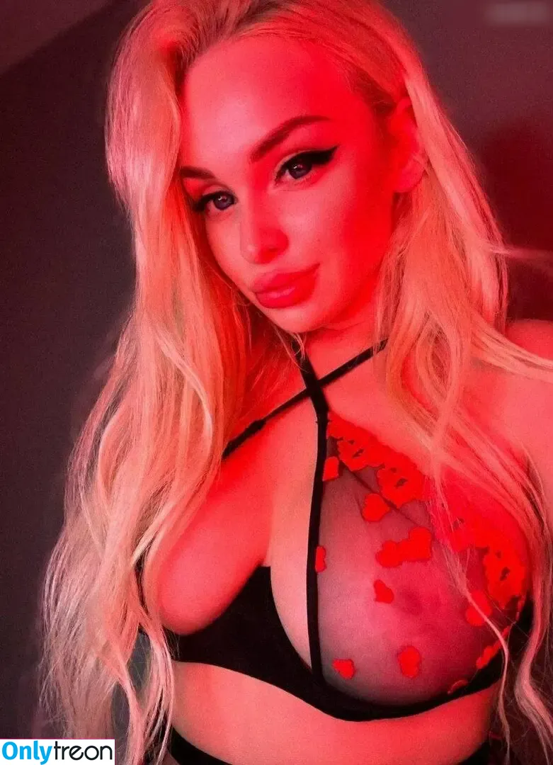 Arina Slugina nude photo #0021 (_arina_sl / queenarina)